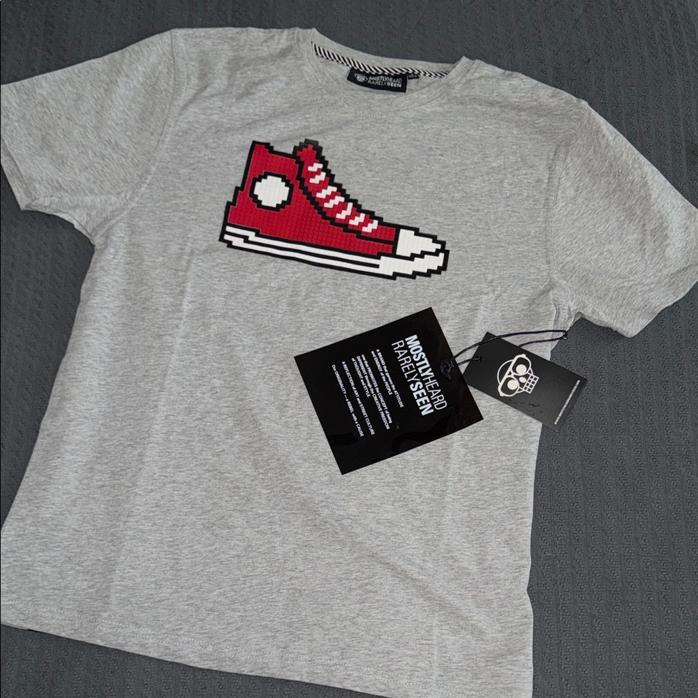 Mostly Heard Rarely Seen Gray Tee with Red 3D Graphic NWT
